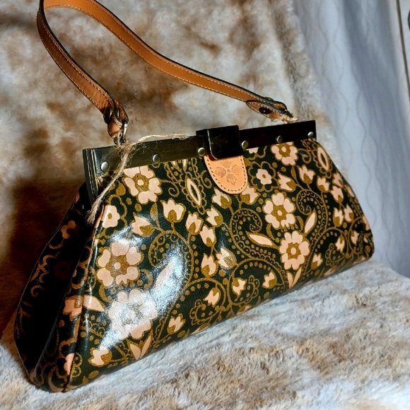 Patricia Nash Handbags - Patricia Nash Italian leather, Folklore collection handbag